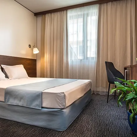 Uniqato Hotel Stara Zagora Zewnętrze zdjęcie